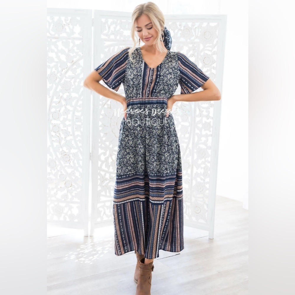 EUC Women’s Polagram Blue Floral Maxi Dress size Medium